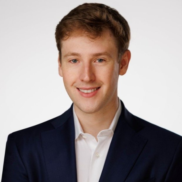 Daniel Weiss Headshot