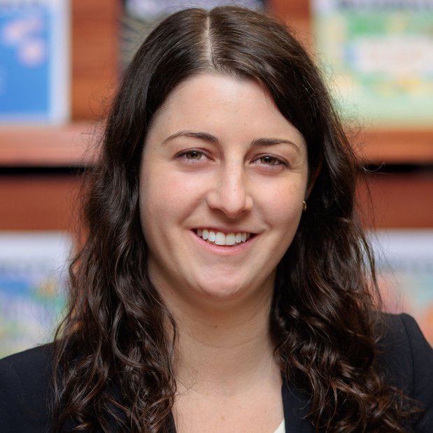 Jenyaheadshot
