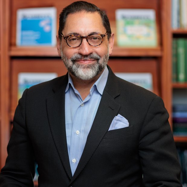 carlosmartinheadshot