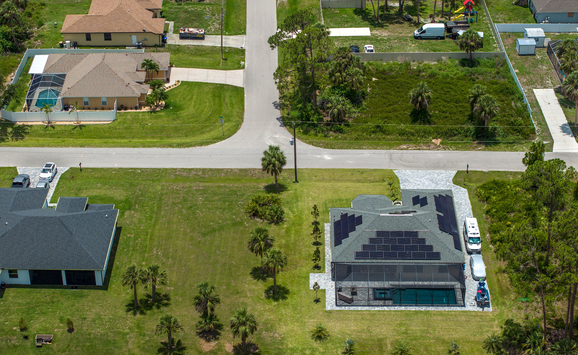 shutterstock_2607212859